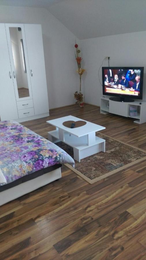 Stan Na Dan Gornji Milanovac-Centar-Nova Gradnja Exterior photo
